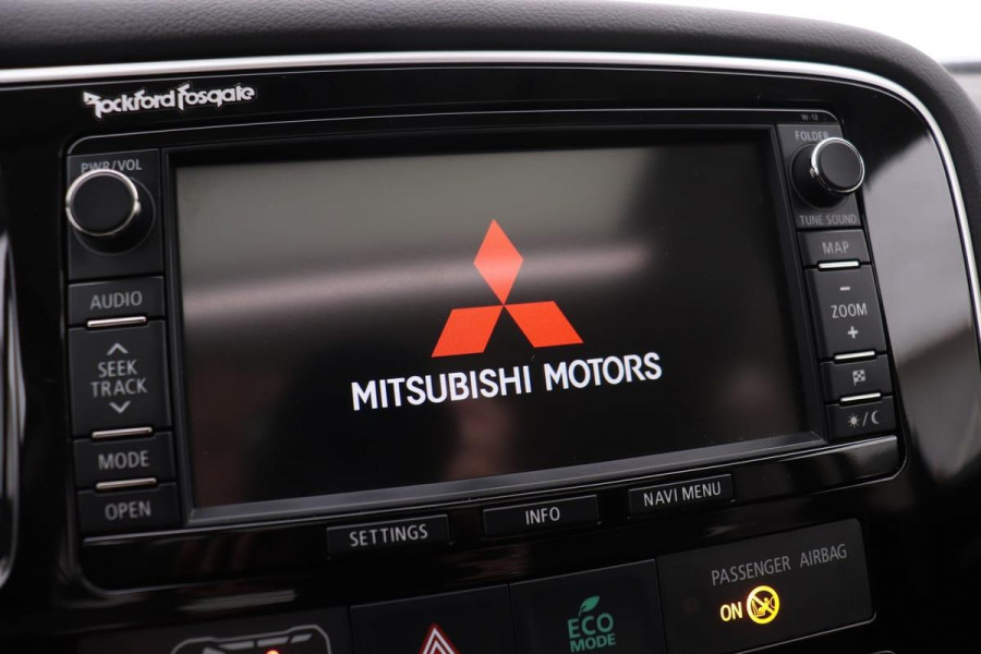 Mitsubishi Outlander 2.0 PHEV Instyle *All-in Prijs* | Dealer onderhouden | Xenon | Schuif-/kanteldak | Leder