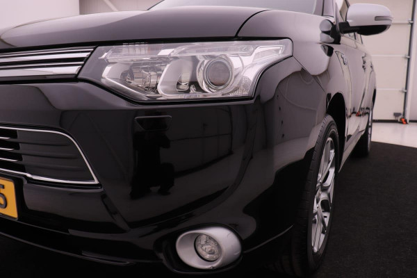 Mitsubishi Outlander 2.0 PHEV Instyle *All-in Prijs* | Dealer onderhouden | Xenon | Schuif-/kanteldak | Leder