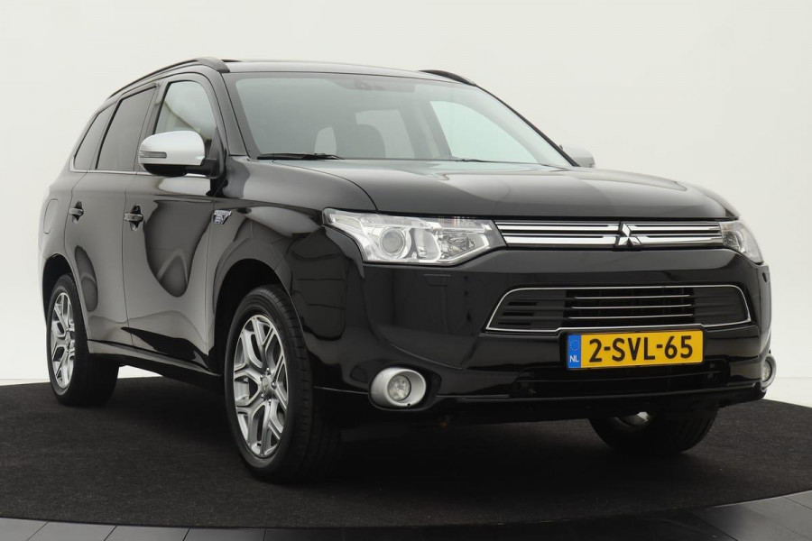 Mitsubishi Outlander 2.0 PHEV Instyle *All-in Prijs* | Dealer onderhouden | Xenon | Schuif-/kanteldak | Leder