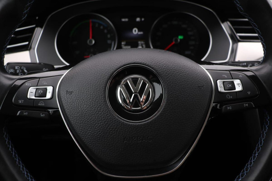Volkswagen Passat 1.4 TSI GTE Highline *Excl. BTW* | Full LED | Volleder | Ergo stoelen | Navigatie | Adaptive Cruise | Keyless