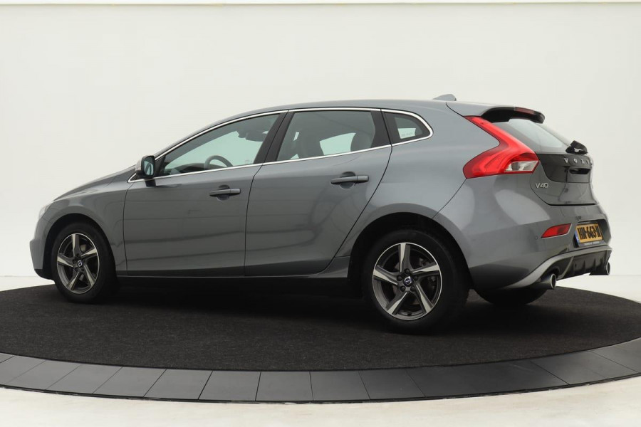 Volvo V40 2.0 D2 R-Design | Navigatie | Leder/alcantara | Climate control Stoelverwarming