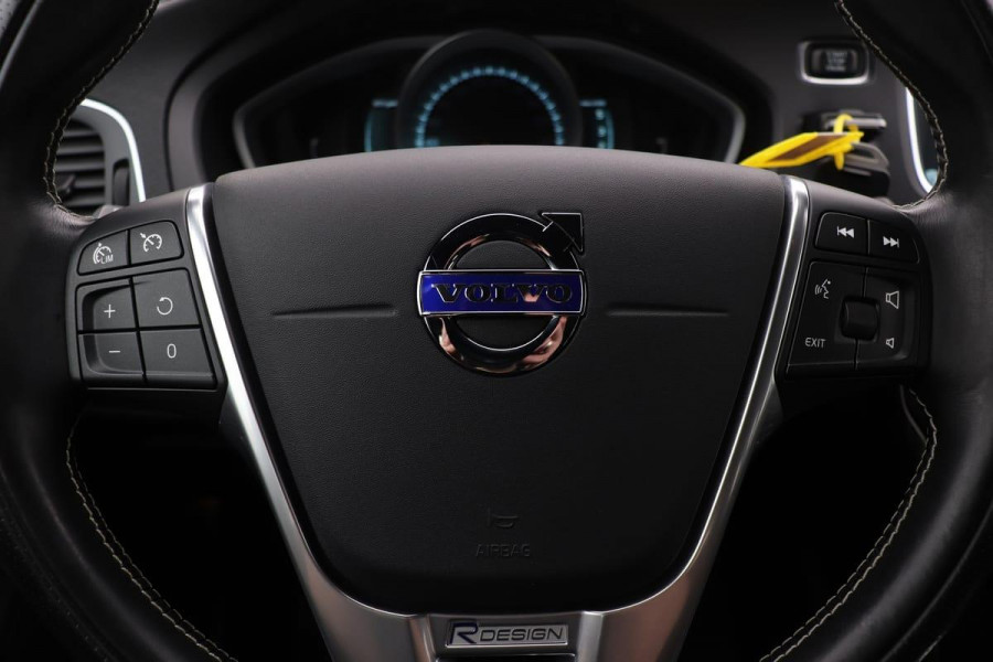 Volvo V40 2.0 D2 R-Design | Navigatie | Leder/alcantara | Climate control Stoelverwarming