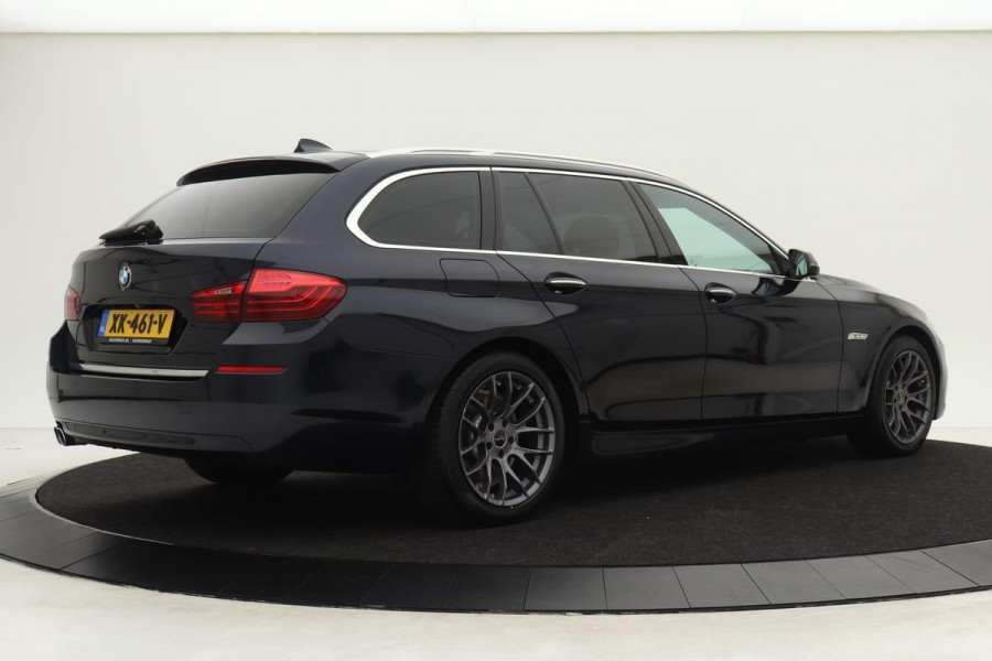 BMW 5 Serie Touring 520d High Executive | Xenon | Volleder | Adaptive cruise | HUD | Breyton velgen | Camera | Stoelverwarming