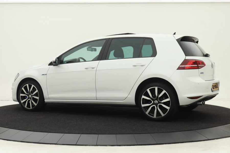 Volkswagen Golf 1.4 TSI GTE *All in prijs* Panoramadak | Full LED | Gr. Navigatie | Keyless | Climate control | PDC v+a