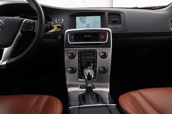 Volvo V60 2.4 D6 AWD Plug-In Summum *Excl. BTW* | Adaptive cruise | Schuifdak | Navigatie | Premium Sound | Xenon