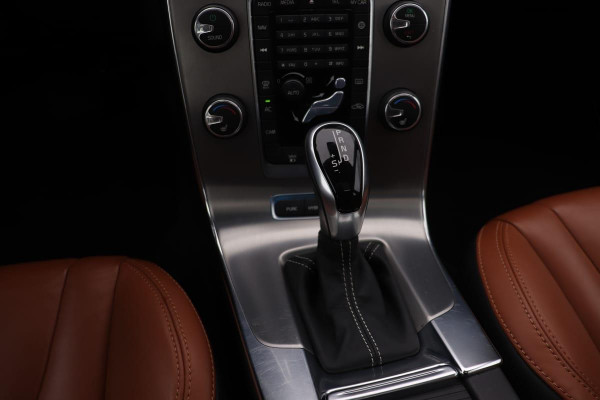 Volvo V60 2.4 D6 AWD Plug-In Summum *Excl. BTW* | Adaptive cruise | Schuifdak | Navigatie | Premium Sound | Xenon