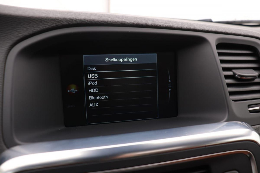 Volvo V60 2.4 D6 AWD Plug-In Summum *Excl. BTW* | Adaptive cruise | Schuifdak | Navigatie | Premium Sound | Xenon