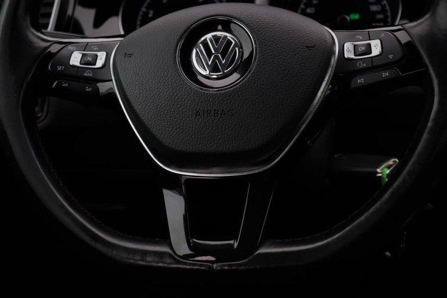 Volkswagen Golf 1.4 TSI 140pk ACT DSG Highline | Navigatie | Leder/Stof | Gr. Navigatie | Climate Control | Sportuitlaat | Stoelverwarming