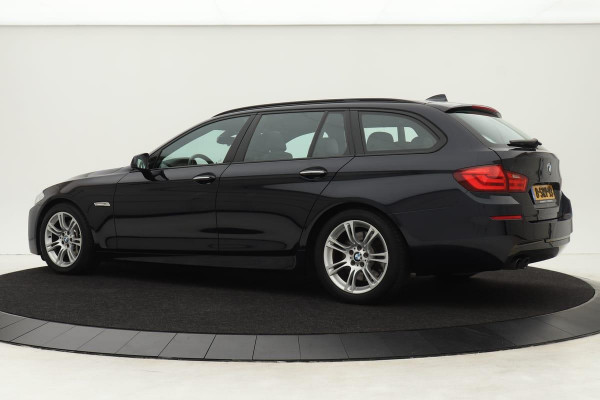 BMW 5 Serie 530d M-sport | Soft-close | Active Steering | Driver Assist | Panoramadak | HUD | Stoel-/achterbankverwarming