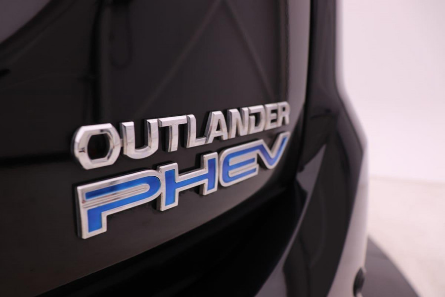 Mitsubishi Outlander 2.0 PHEV Instyle *Excl BTW* | Full LED | Navigatie | Volleder | Stoel-/stuurverwarming | 360 camera | Trekhaak