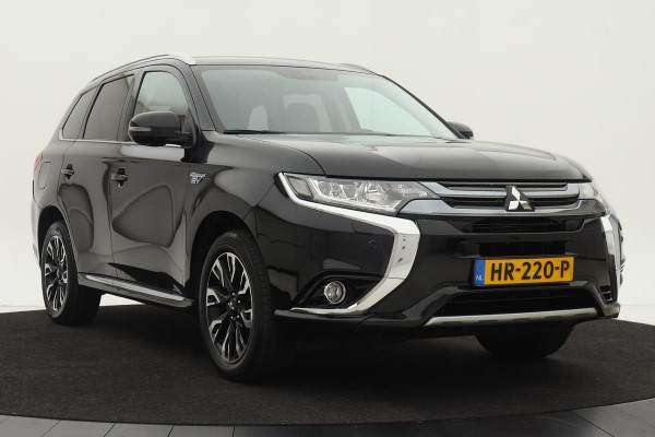 Mitsubishi Outlander 2.0 PHEV Instyle *Excl BTW* | Full LED | Navigatie | Volleder | Stoel-/stuurverwarming | 360 camera | Trekhaak