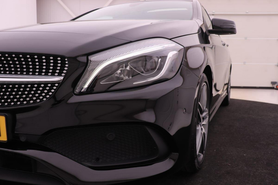 Mercedes-Benz A-Klasse 180d Ambition | AMG Line | Panoramadak | Full-LED | Navigatie | Keyless | Stoelverwarming