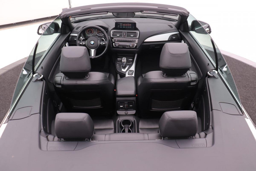 BMW 2 Serie Cabrio 220i Aut. M-sport | Full-LED | Navi Proff. | Stoelverwarming | Climate control | Volleder | PDC