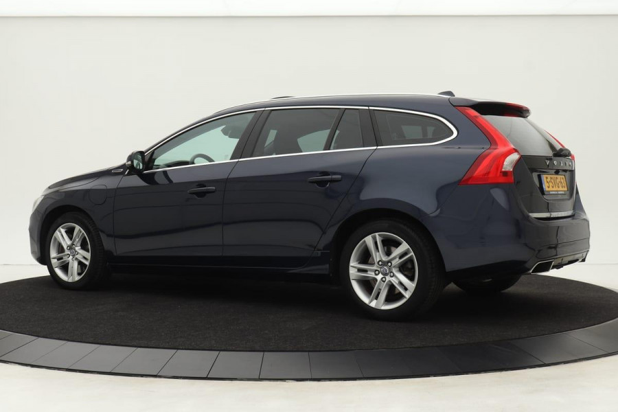 Volvo V60 2.4 D6 AWD Plug-In Summum *All-in prijs* | Dealer onderhouden | Xenon | Navigatie | Afn. trekhaak | Memory | Premium sound