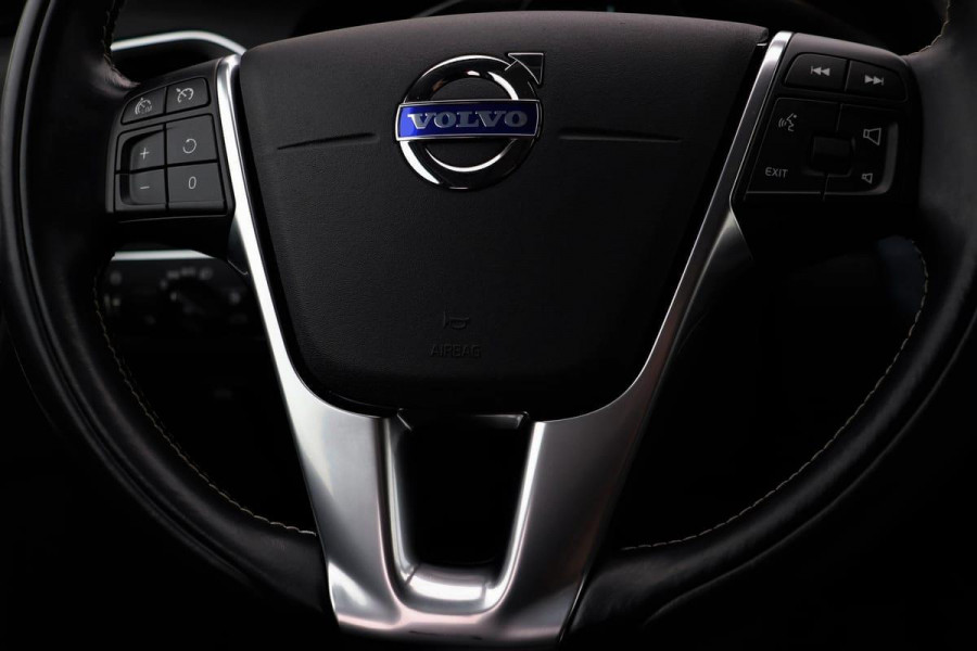 Volvo V60 2.4 D6 AWD Plug-In Summum *All-in prijs* | Dealer onderhouden | Xenon | Navigatie | Afn. trekhaak | Memory | Premium sound