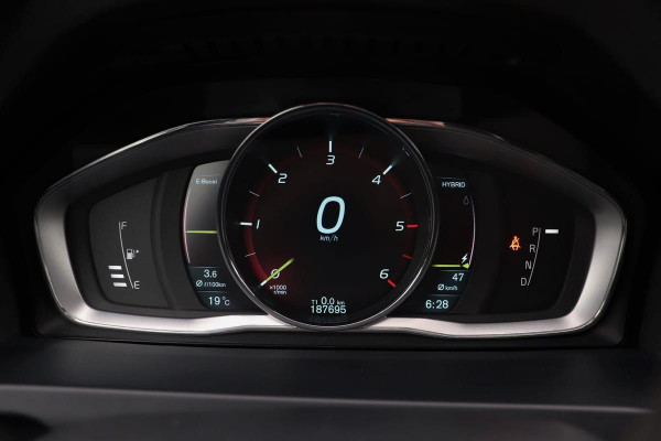 Volvo V60 2.4 D6 AWD Plug-In Summum *All-in prijs* | Dealer onderhouden | Xenon | Navigatie | Afn. trekhaak | Memory | Premium sound