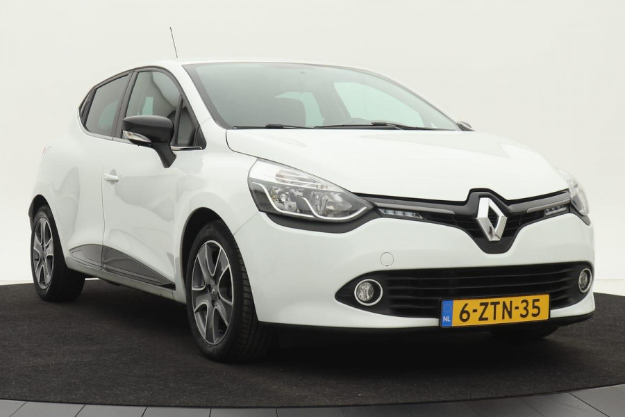 Renault Clio 0.9 TCe Night & Day | Pack Look Elegance | Navigatie | Bass Reflex | Parkeersensoren | Airco | Cruise control