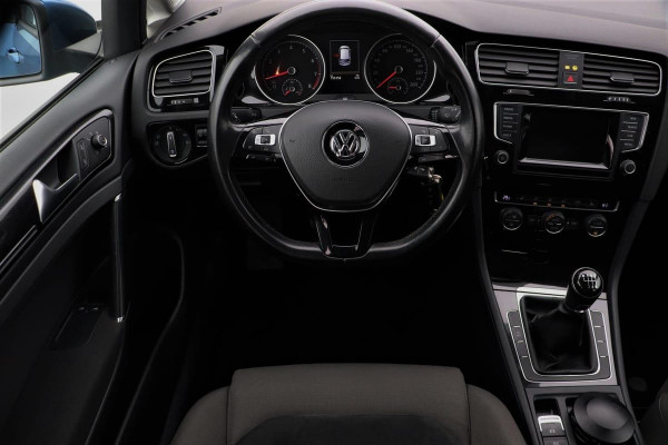 Volkswagen Golf 1.2 TSI Highline 5-deurs | Navigatie | Alcantara | Stoelverwarming | Trekhaak