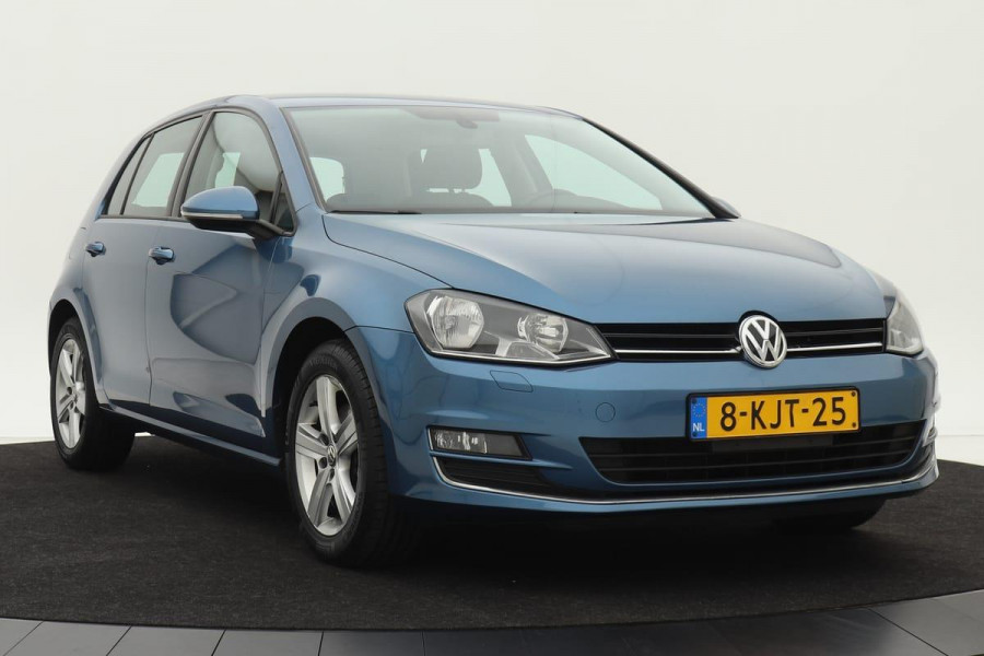 Volkswagen Golf 1.2 TSI Highline 5-deurs | Navigatie | Alcantara | Stoelverwarming | Trekhaak