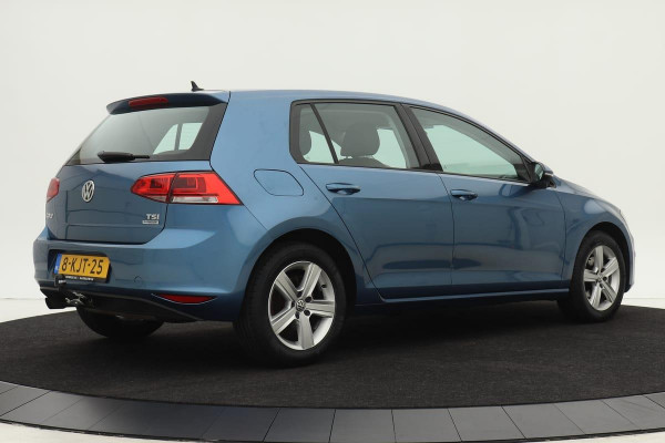 Volkswagen Golf 1.2 TSI Highline 5-deurs | Navigatie | Alcantara | Stoelverwarming | Trekhaak