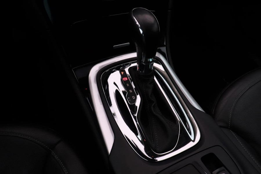 Opel Insignia 1.6 Turbo 170pk Cosmo Automaat | Xenon | Keyless | Schuifdak | Navigatie | Volleder | PDC v+a