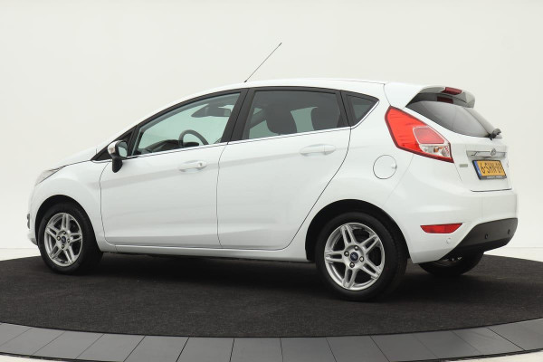 Ford Fiesta 1.0 EcoBoost 100pk Titanium | 2e eigenaar | Navigatie | Climate control | Voorruitverwarming | PDC