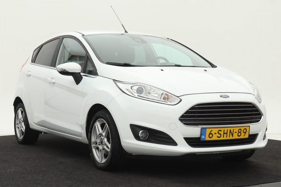 Ford Fiesta 1.0 EcoBoost 100pk Titanium | 2e eigenaar | Navigatie | Climate control | Voorruitverwarming | PDC