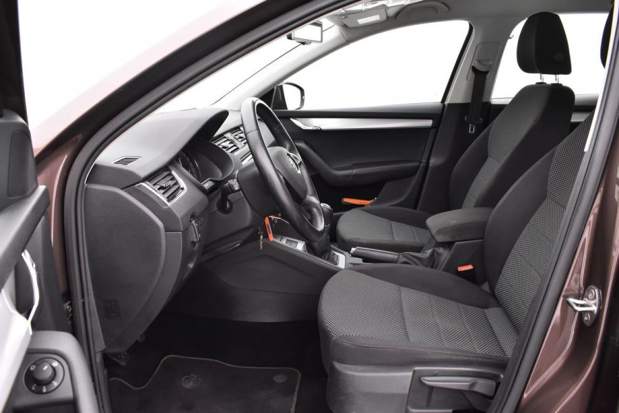 Škoda Octavia 1.2 TSI Ambition | Navigatie | Climate control | Parkeersensoren