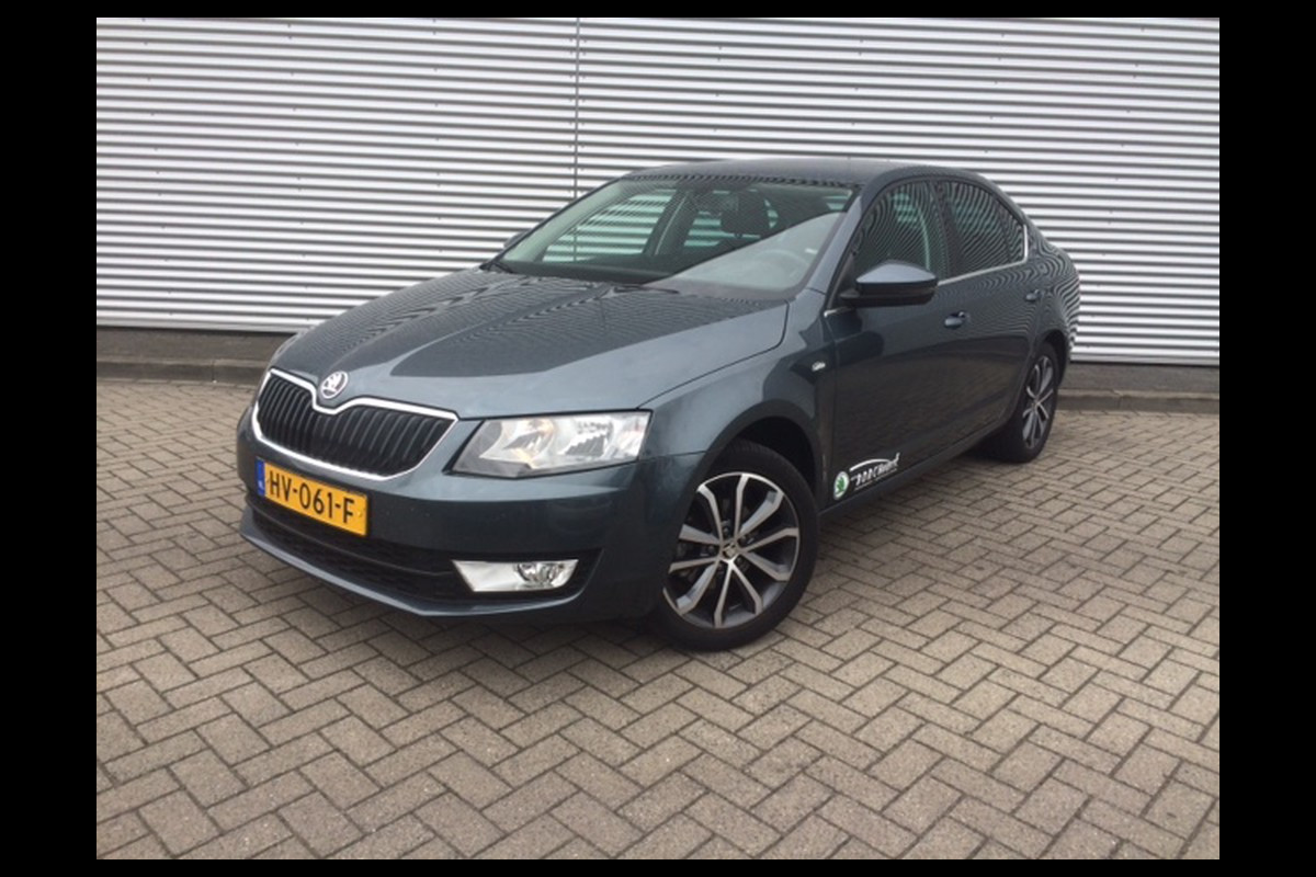 Škoda Octavia 1.6TDI 105PK 21% BIJTELLING EDITION BUSINESSLINE + CLIMATRONIC + NAVIGATIE COLUMBUS + CRUISE CONTROL + MULTIFUNC. STUURWIEL + ST