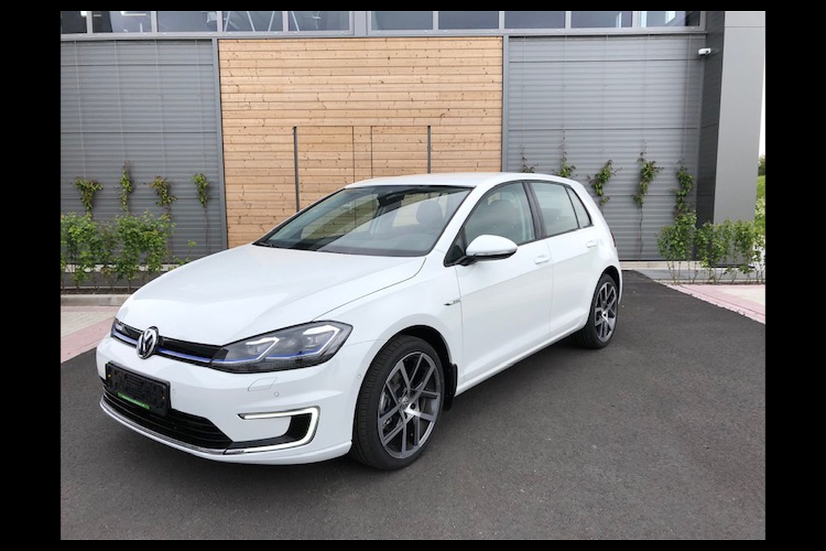 Volkswagen Golf e-Golf (ex BTW) 18" LMV - Parkpilot - Adaptive Cruise