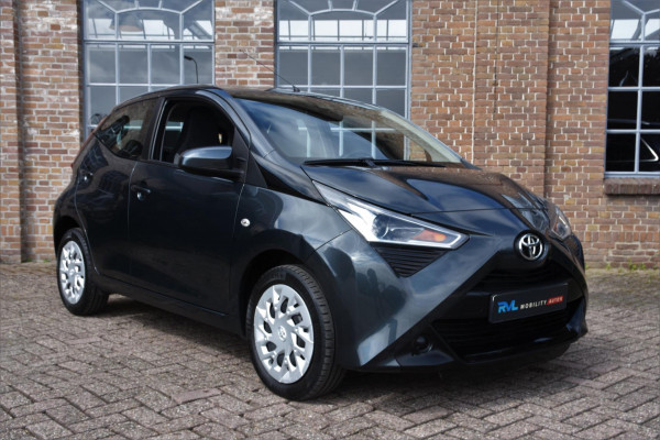 Toyota Aygo 1.0 VVT-i x-play 5-Deurs *29.150 KM* Navigatie Airco Cruise Camera Fabrieksgarantie