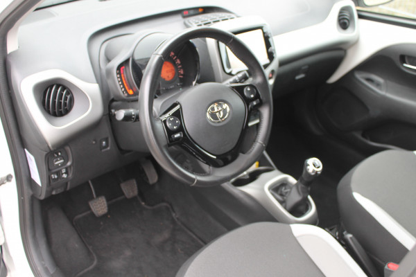 Toyota Aygo 1.0 VVT-i X-PLAY STANDVERW. ALARM DASHCAM + NAV