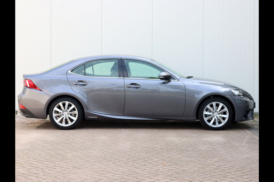 Lexus IS 300h Business Line | Leder | Stoelverwarming | Parkeersensoren