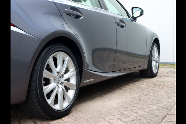 Lexus IS 300h Business Line | Leder | Stoelverwarming | Parkeersensoren