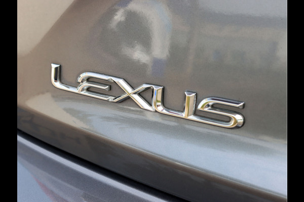 Lexus IS 300h Business Line | Leder | Stoelverwarming | Parkeersensoren