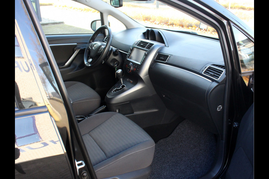 Toyota Verso 1.8 VVT-i Aspiration 7p. | Automaat | Clima | FM-Navi