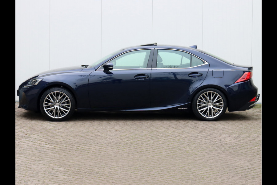 Lexus IS 300h Hybrid Luxury Line | Schuifdak | Quad Led | Stoelventilatie