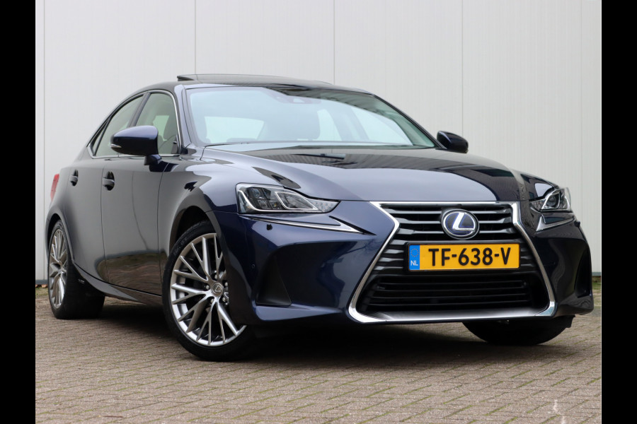 Lexus IS 300h Hybrid Luxury Line | Schuifdak | Quad Led | Stoelventilatie