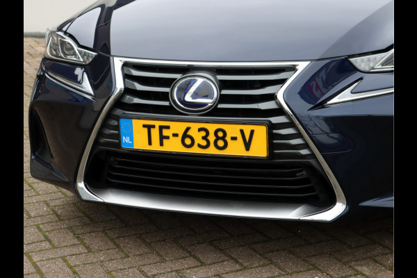 Lexus IS 300h Hybrid Luxury Line | Schuifdak | Quad Led | Stoelventilatie