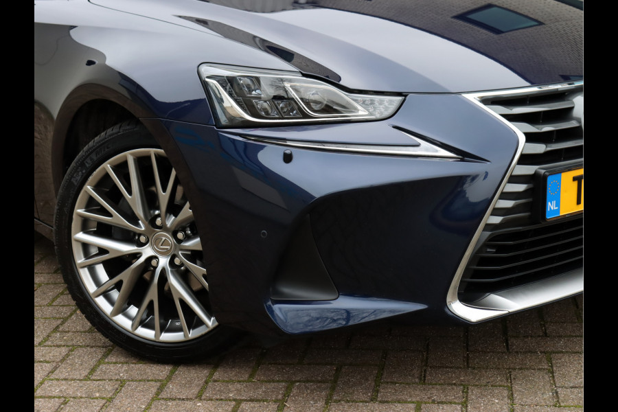 Lexus IS 300h Hybrid Luxury Line | Schuifdak | Quad Led | Stoelventilatie