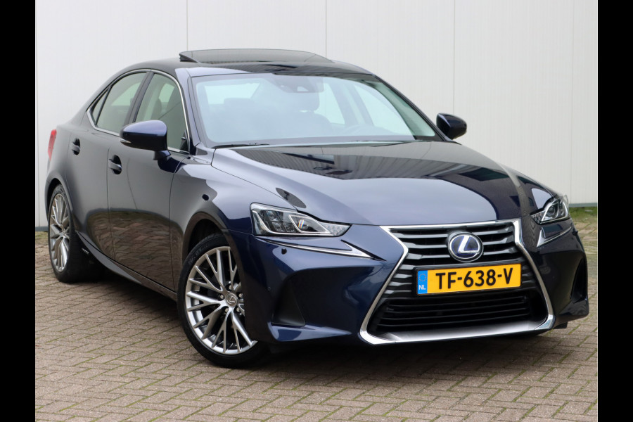 Lexus IS 300h Hybrid Luxury Line | Schuifdak | Quad Led | Stoelventilatie