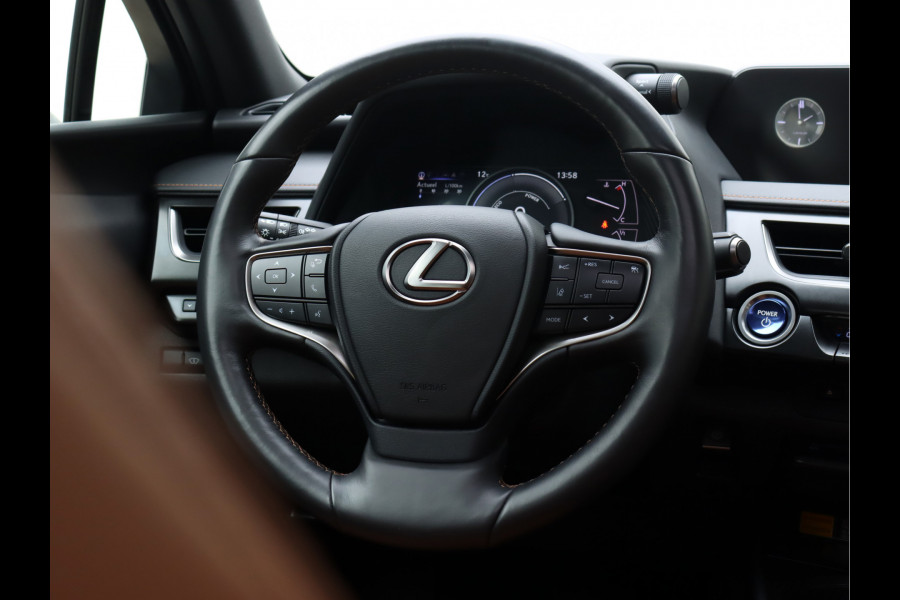 Lexus UX 250h Luxury Line | Leder | Schuifdak | Head-Up