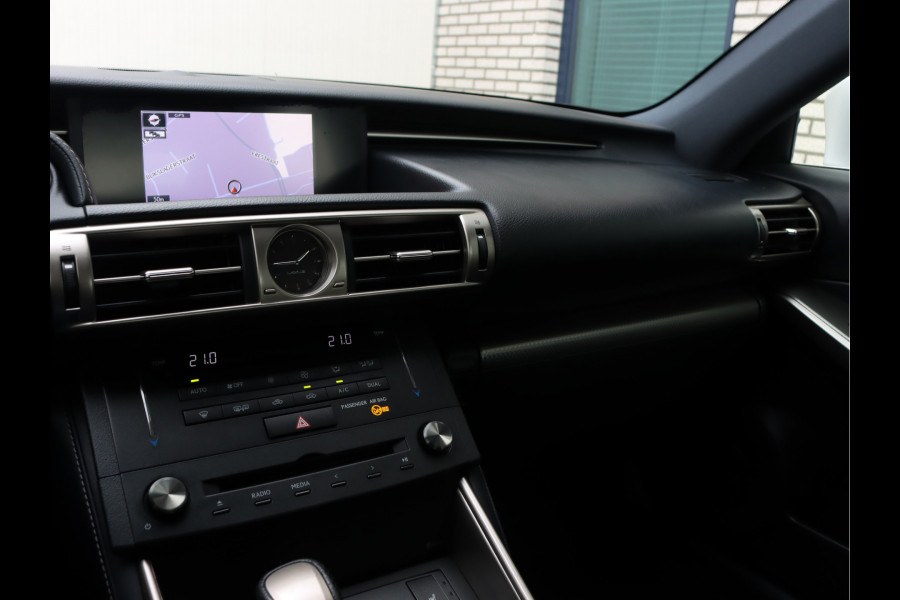 Lexus IS 300h F Sport Line | Schuifdak | Adaptief Onderstel | Stoelverwarming