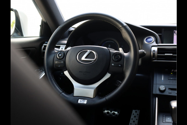 Lexus IS 300h F Sport Line | Schuifdak | Adaptief Onderstel | Stoelverwarming