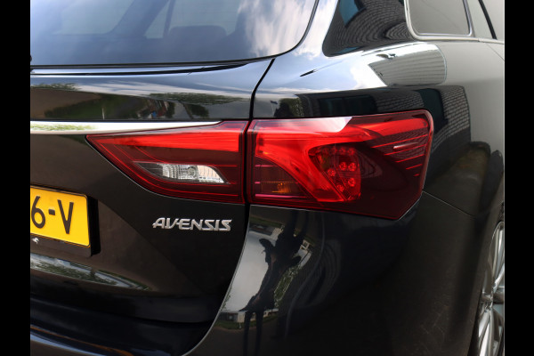 Toyota Avensis Touring Sports 1.8 VVT-i Executive Automaat | Leder | Navi | Trekhaak
